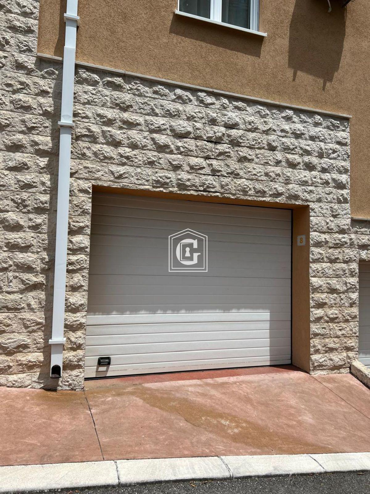 КАПИТАЛЬНЫЙ ГАРАЖ В КРАСИВОМ ЖИЛОМ КОМПЛЕКСЕ!!!