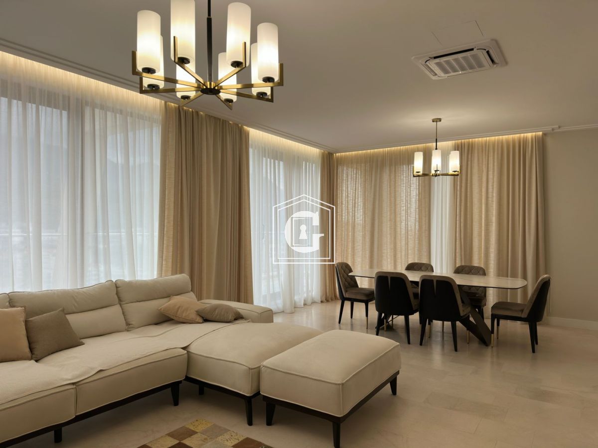 Luxurious penthouse with 3 bedrooms in Bečići!!!