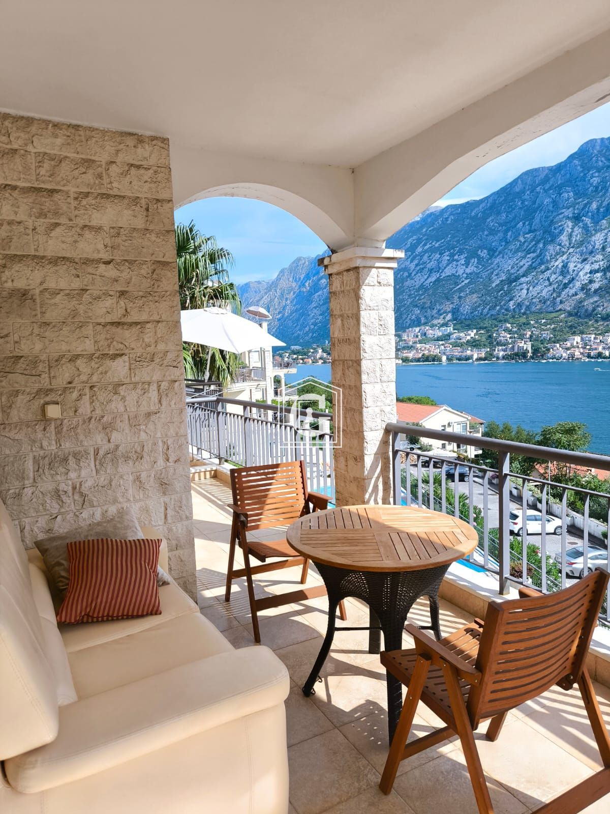 Stan sa neverovatnim pogledom na zaliv!!!