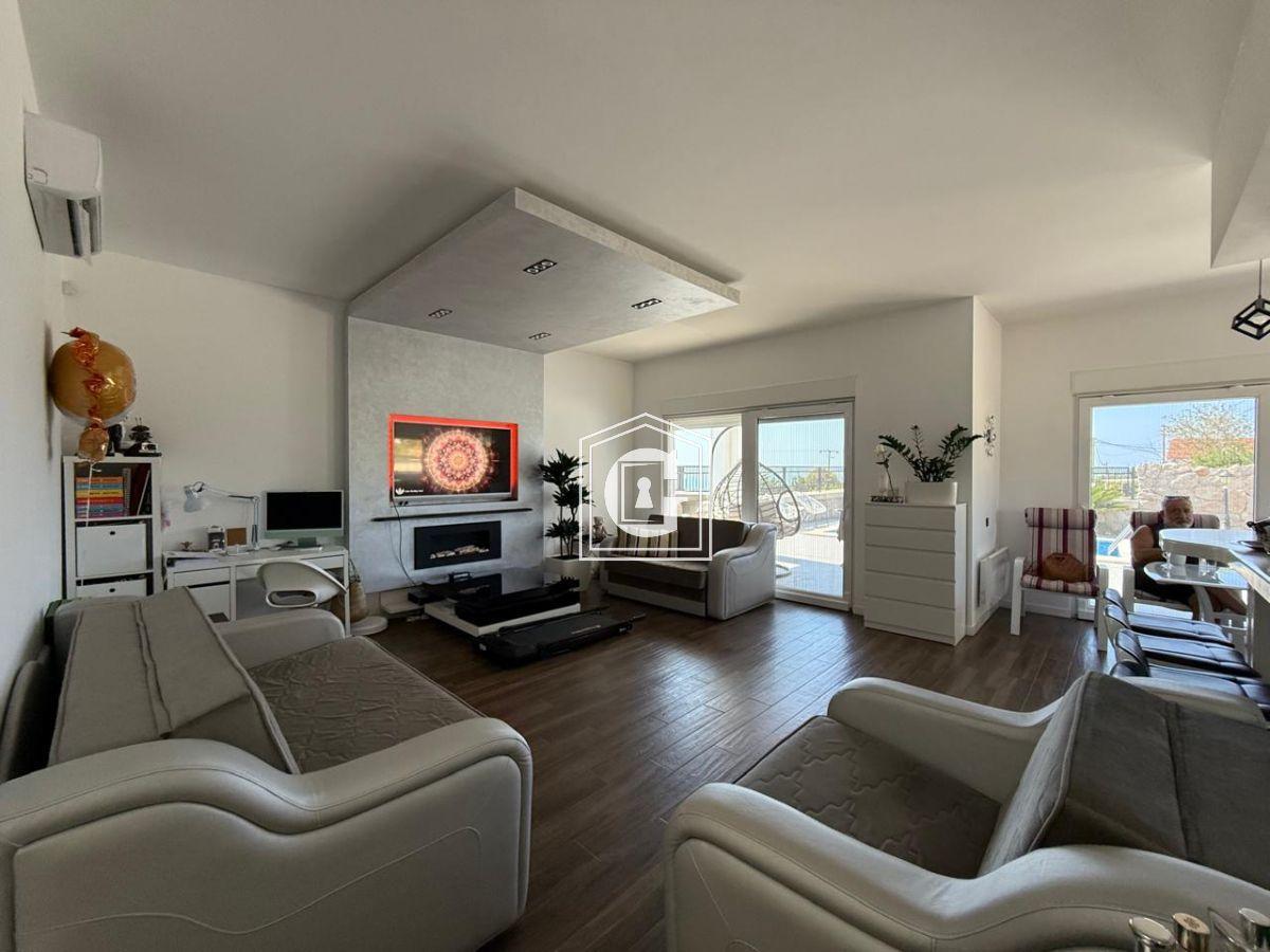 Excellent Villa for Comfortable Living!