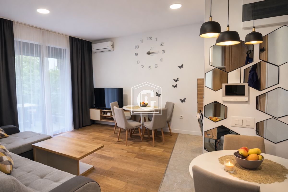 Cozy apartment in a house with a pool!!!