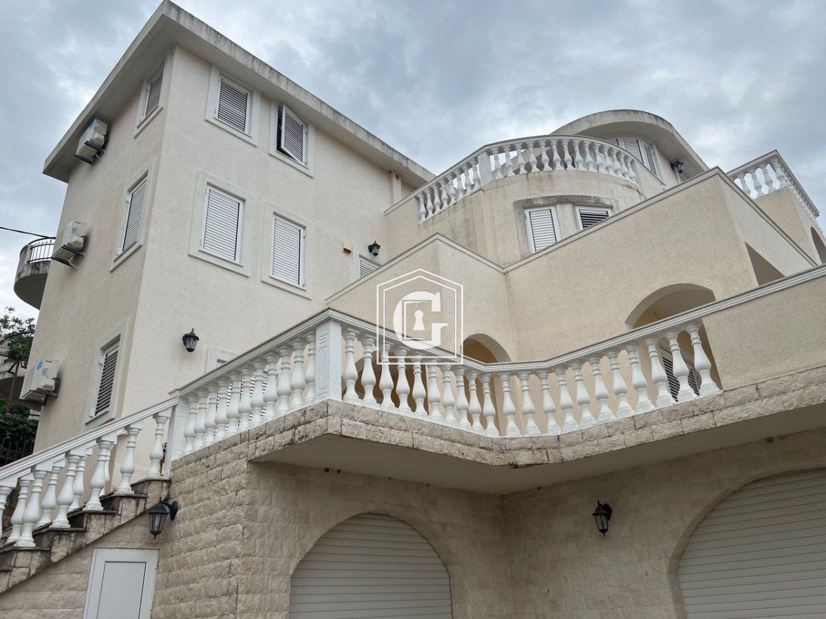 Excellent Villa With Sea View In Bar!!!