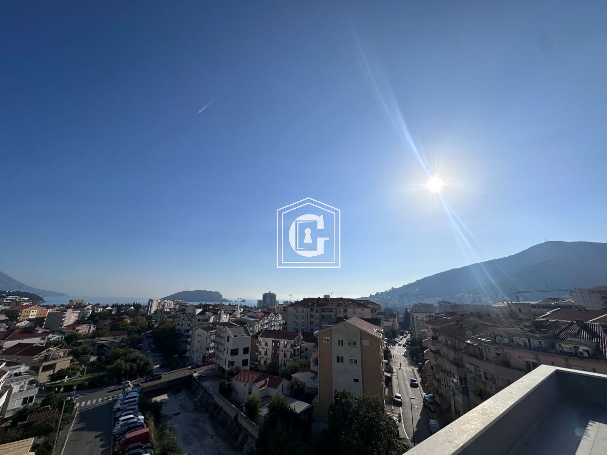 Luxurious Penthouse With Sea View In The Center Of Budva!!!