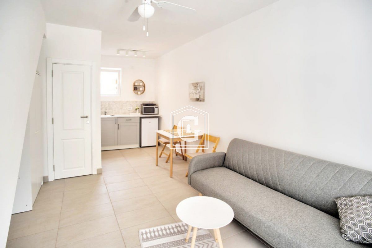 Dve neverovatne dvonivojske porodične kuće u Baošićima!!!