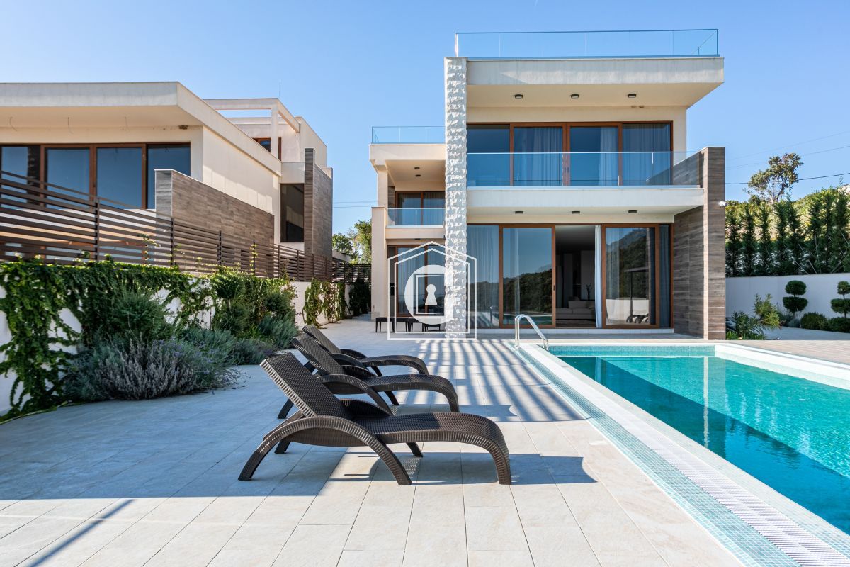 ULTRA-PREMIUM PRIVATE VILLAS — WHERE LUXURY MEETS LIFESTYLE