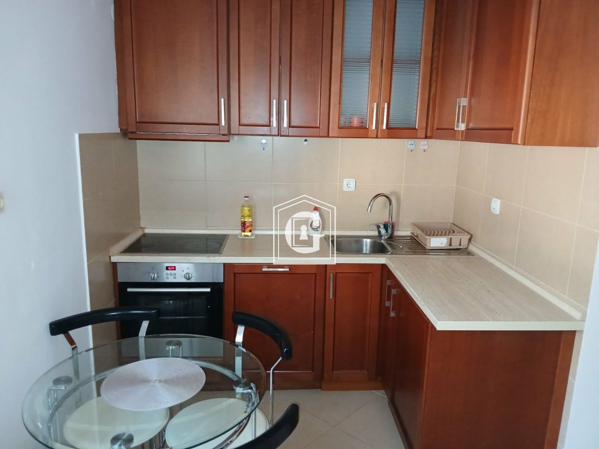 КВАРТИРА с 1ой СПАЛЬНЕЙ! ЦЕНТР БУДВЫ!