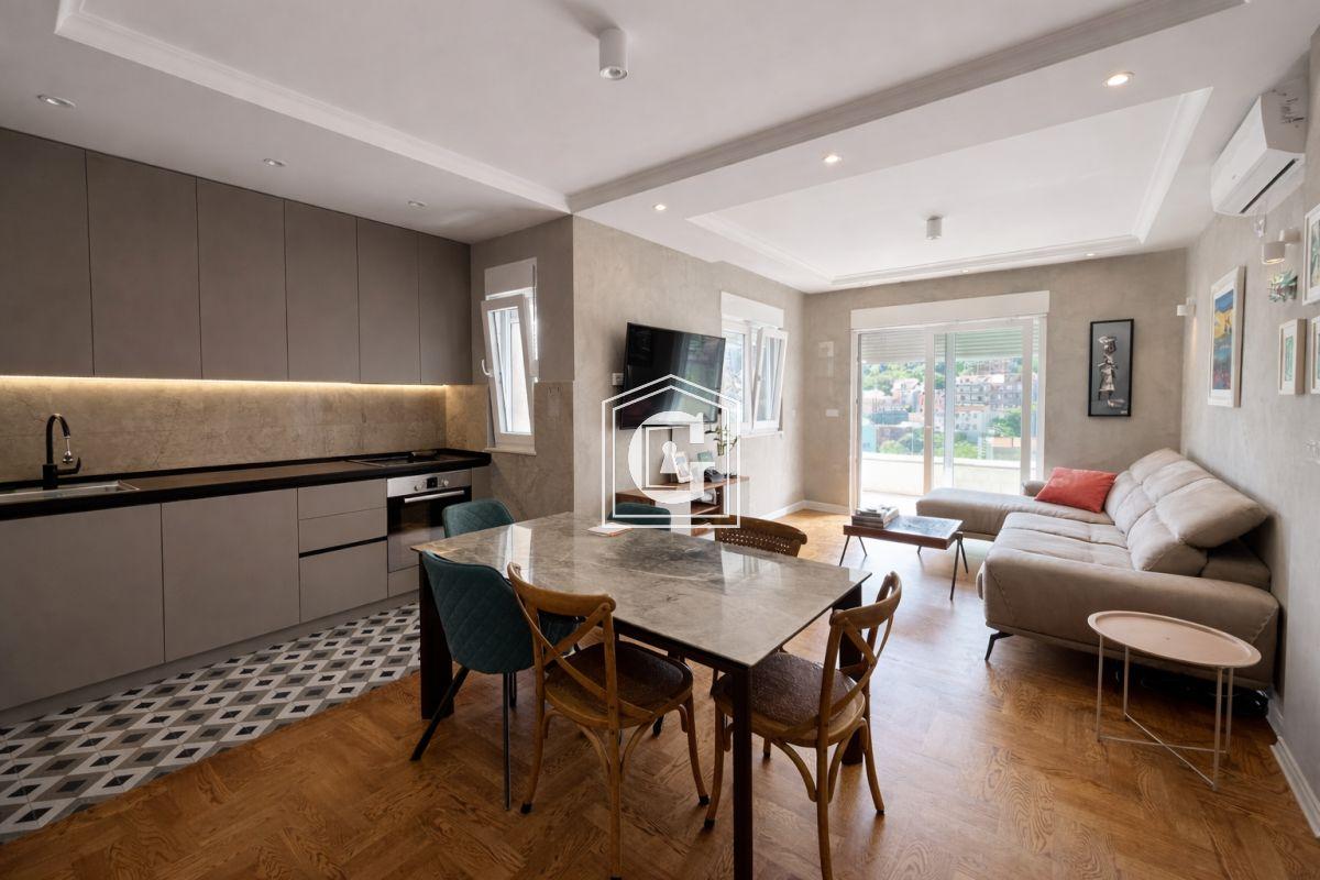 СТИЛЬНАЯ КВАРТИРА С 3мя СПАЛЬНЯМИ С ВИДОМ НА МОРЕ!!!