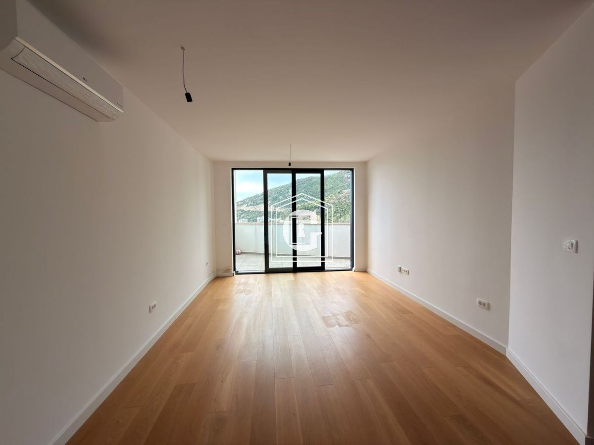 КВАРТИРА С 1й СПАЛЬНЕЙ В НОВОМ ЖИЛОМ КОМПЛЕКСЕ С БАССЕЙНОМ!!!