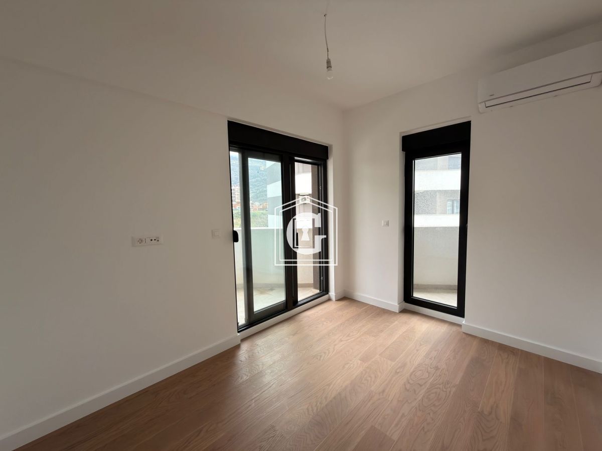 Stan sa 1 spavaćom sobom i pogledom na more!!!