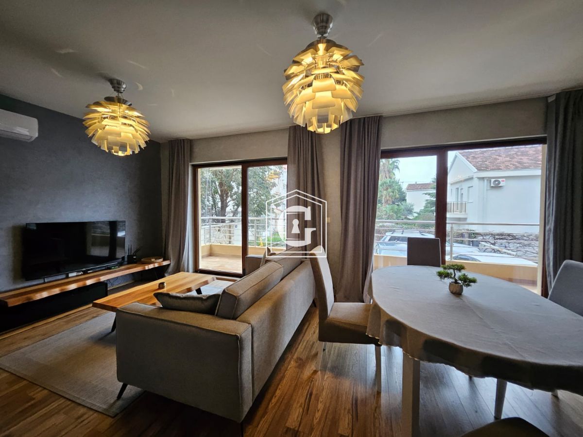 Stylish apartment in the center of Budva! 3 bedrooms!