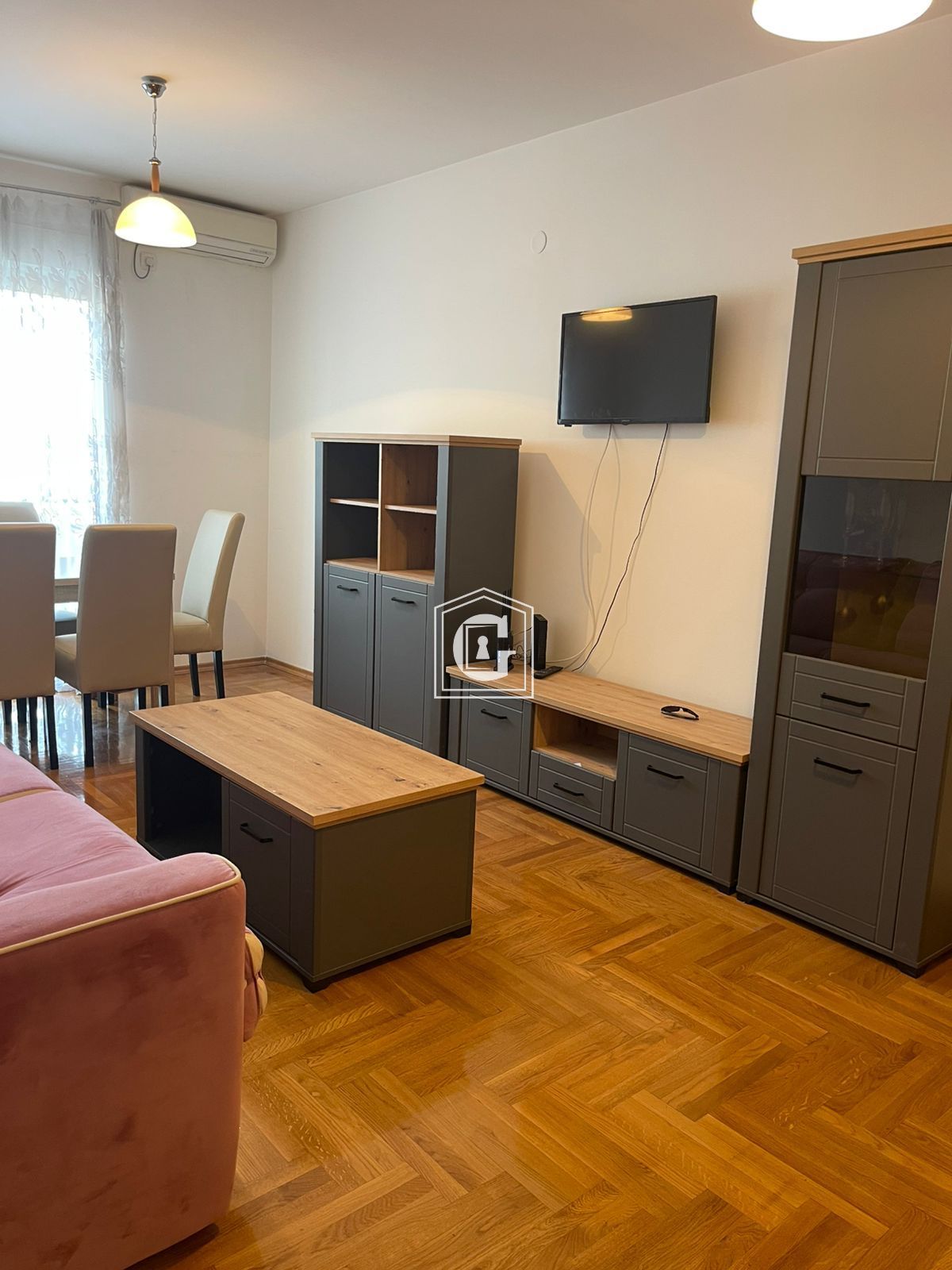 PRELEP STAN sa 1om SPAVAĆOM SOBOM !