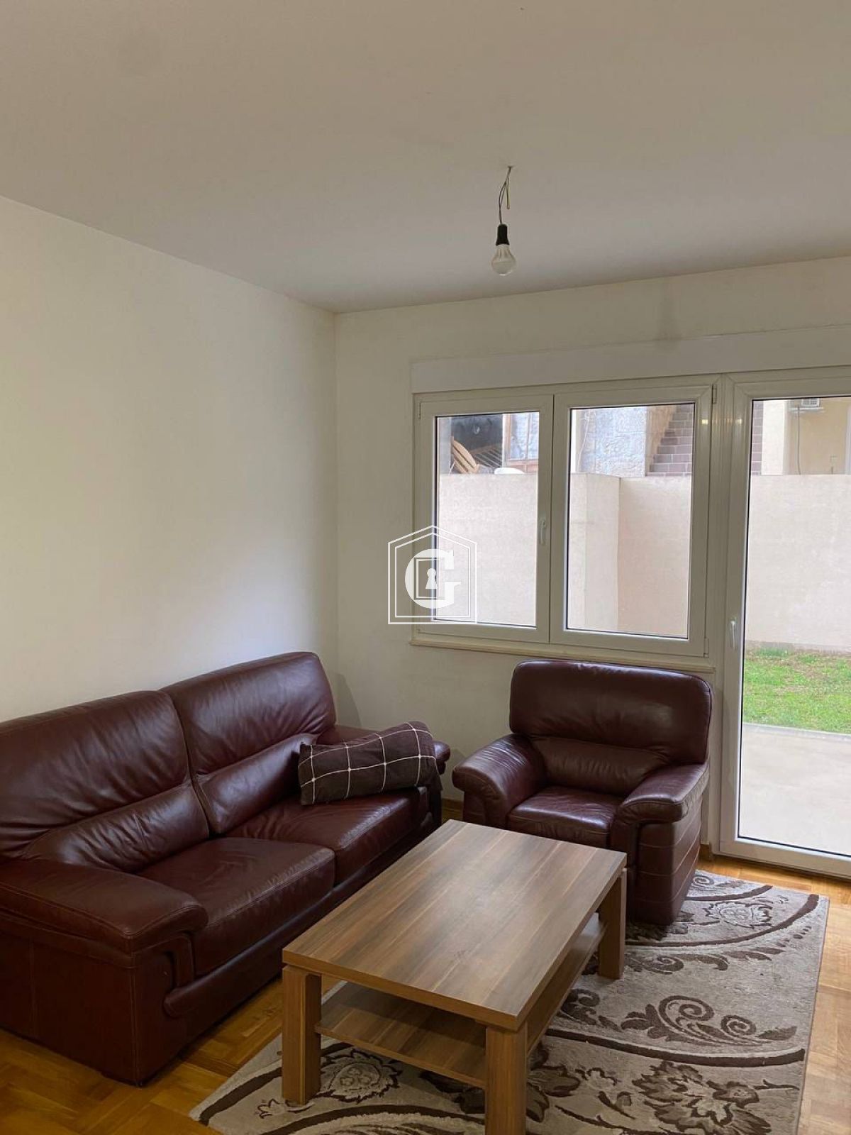 STAN SA 1 SPAVAĆOM SOBOM! BUDVA!