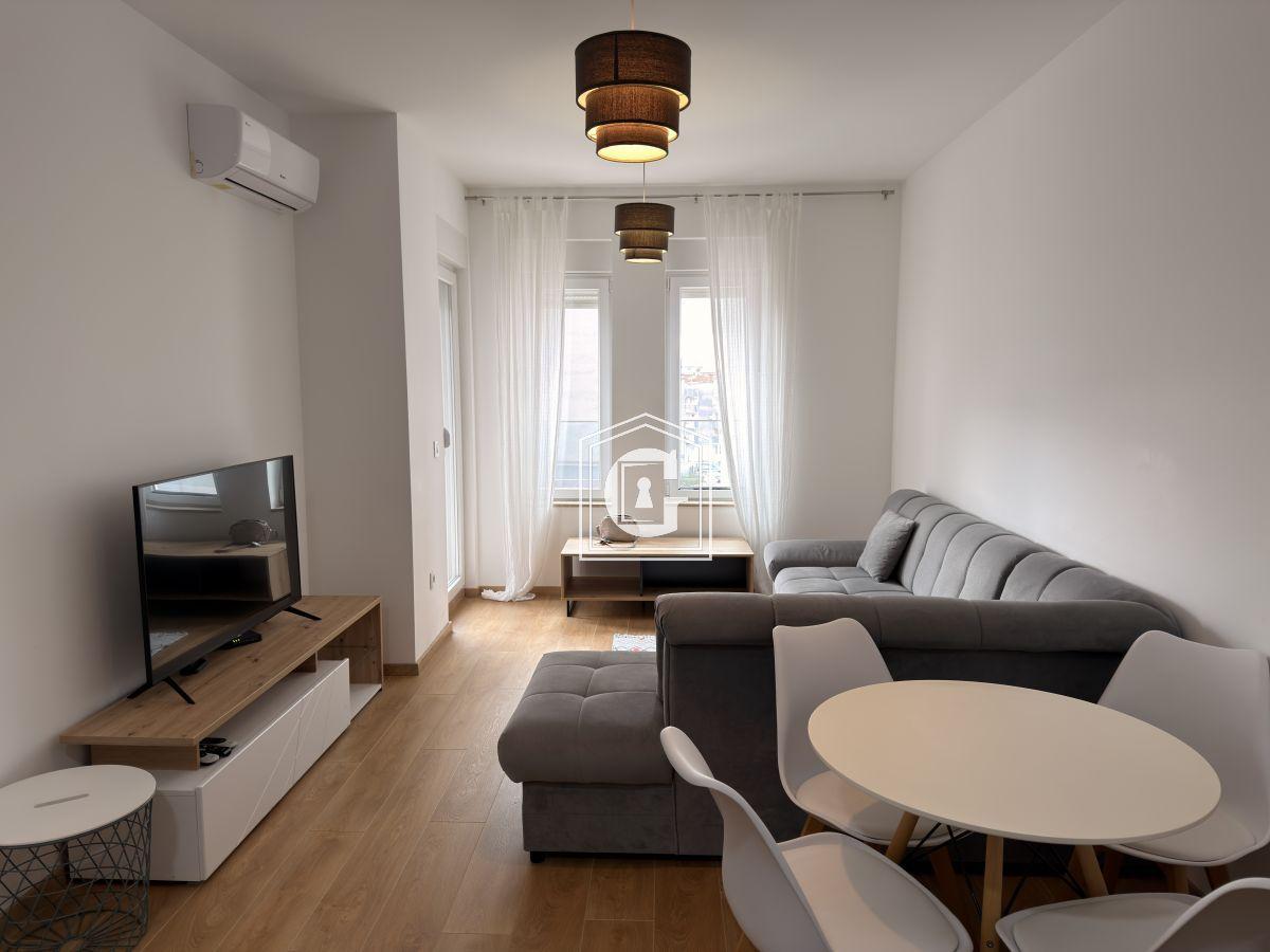 КВАРТИРА С 2мя СПАЛЬНЯМИ В ЦЕНТРЕ БУДВЫ!!!