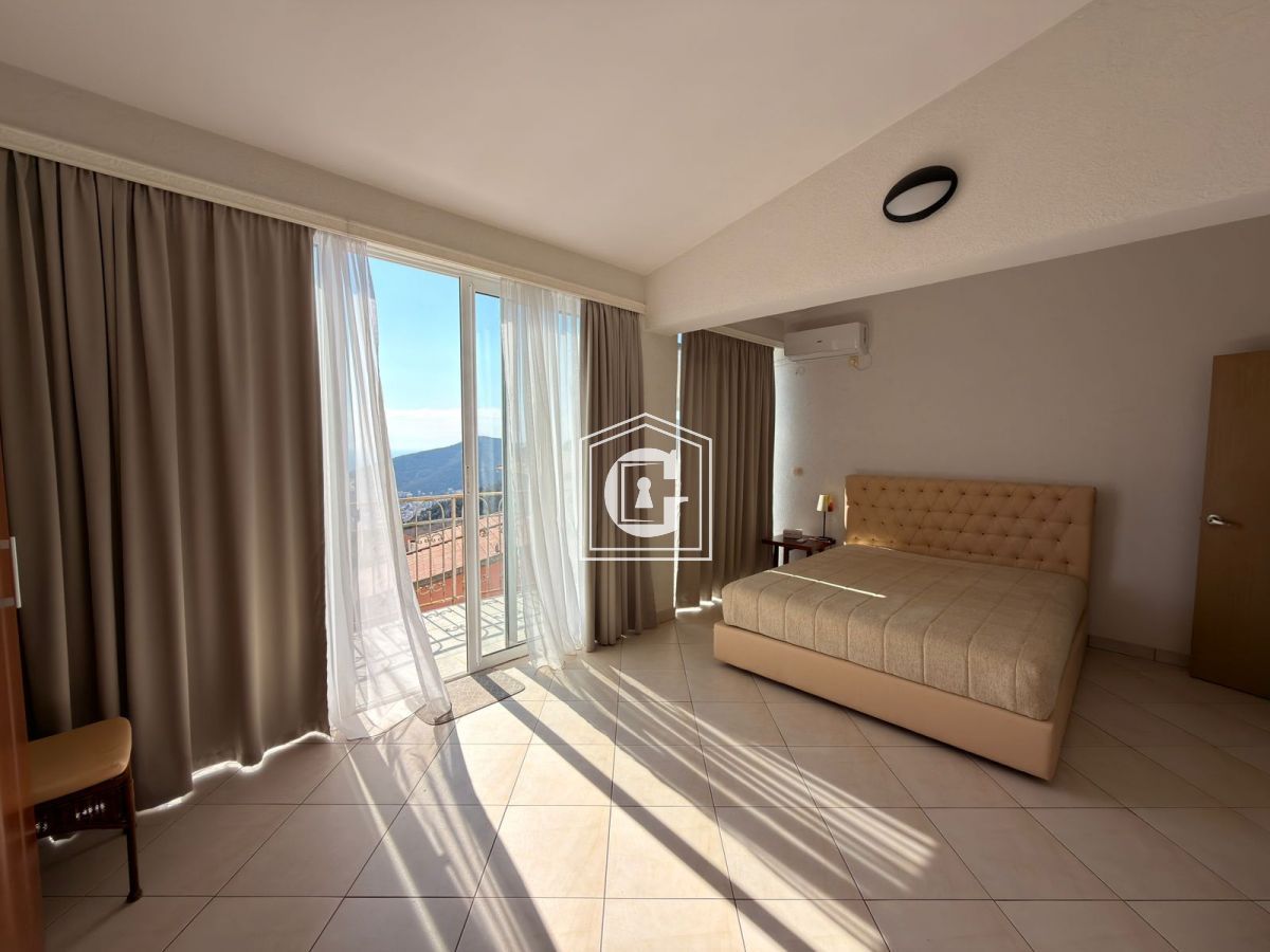 Apartment with 2 bedrooms and sea view!!!