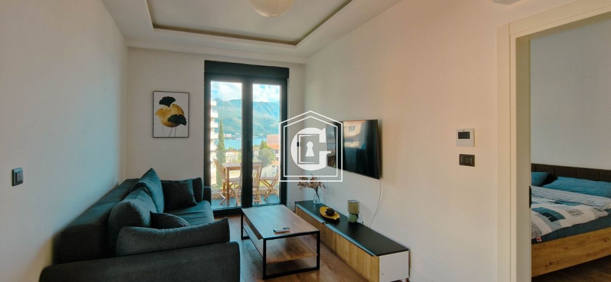 Stylish apartment with sea view in a complex with a swimming pool!!!